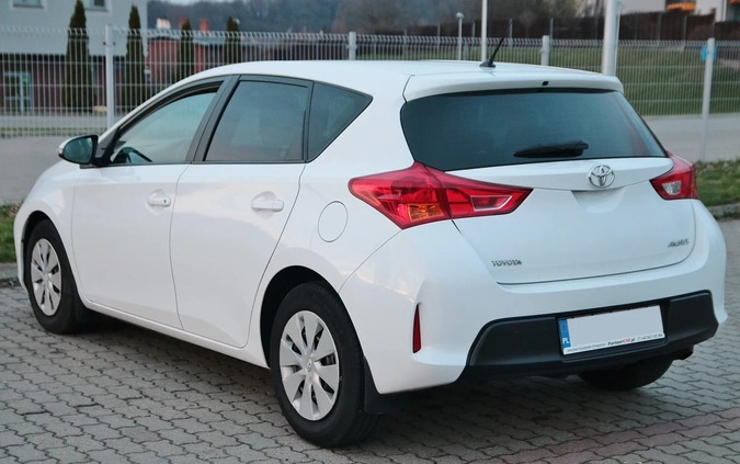 Toyota Auris cena 43900 przebieg: 129000, rok produkcji 2015 z Wałbrzych małe 79